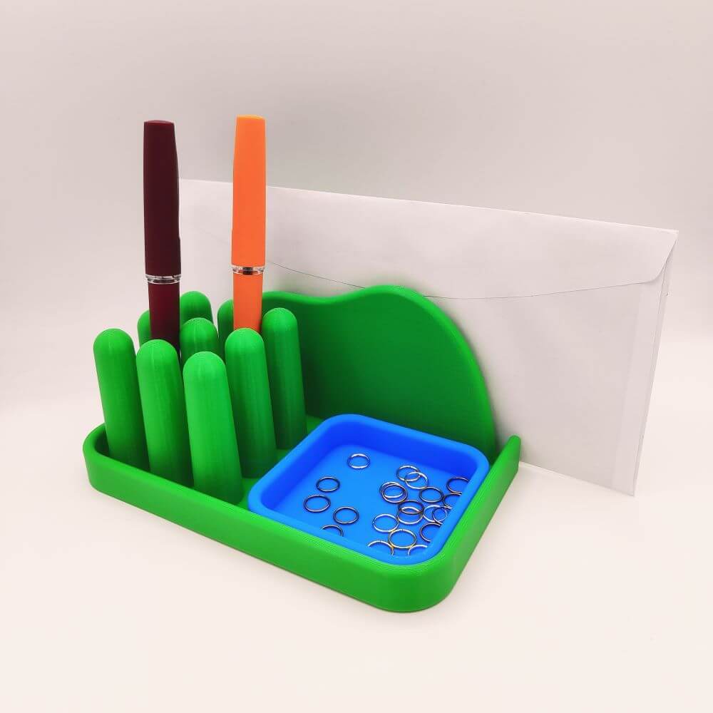 Green Lawn accessorio per desktop è un elemento essenziale per chi cerca funzionalità e stile sulla propria scrivania.