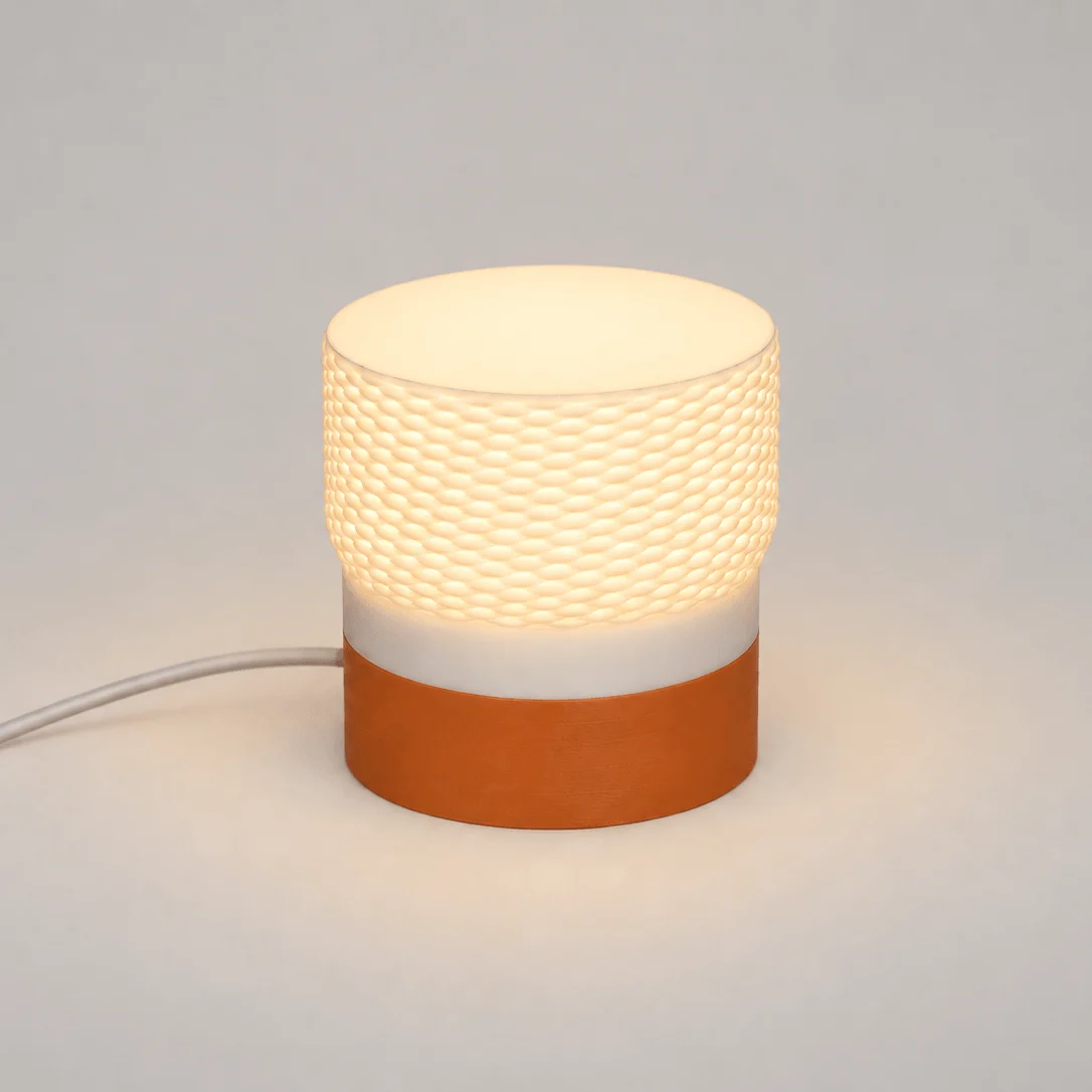 Dot Lamp: una piccola lampada da tavolo